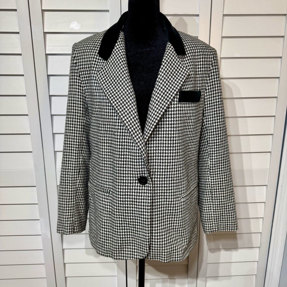 Vintage DUMAS Houndstooth Blazer w/‎ Velvet Collar • Made in USA